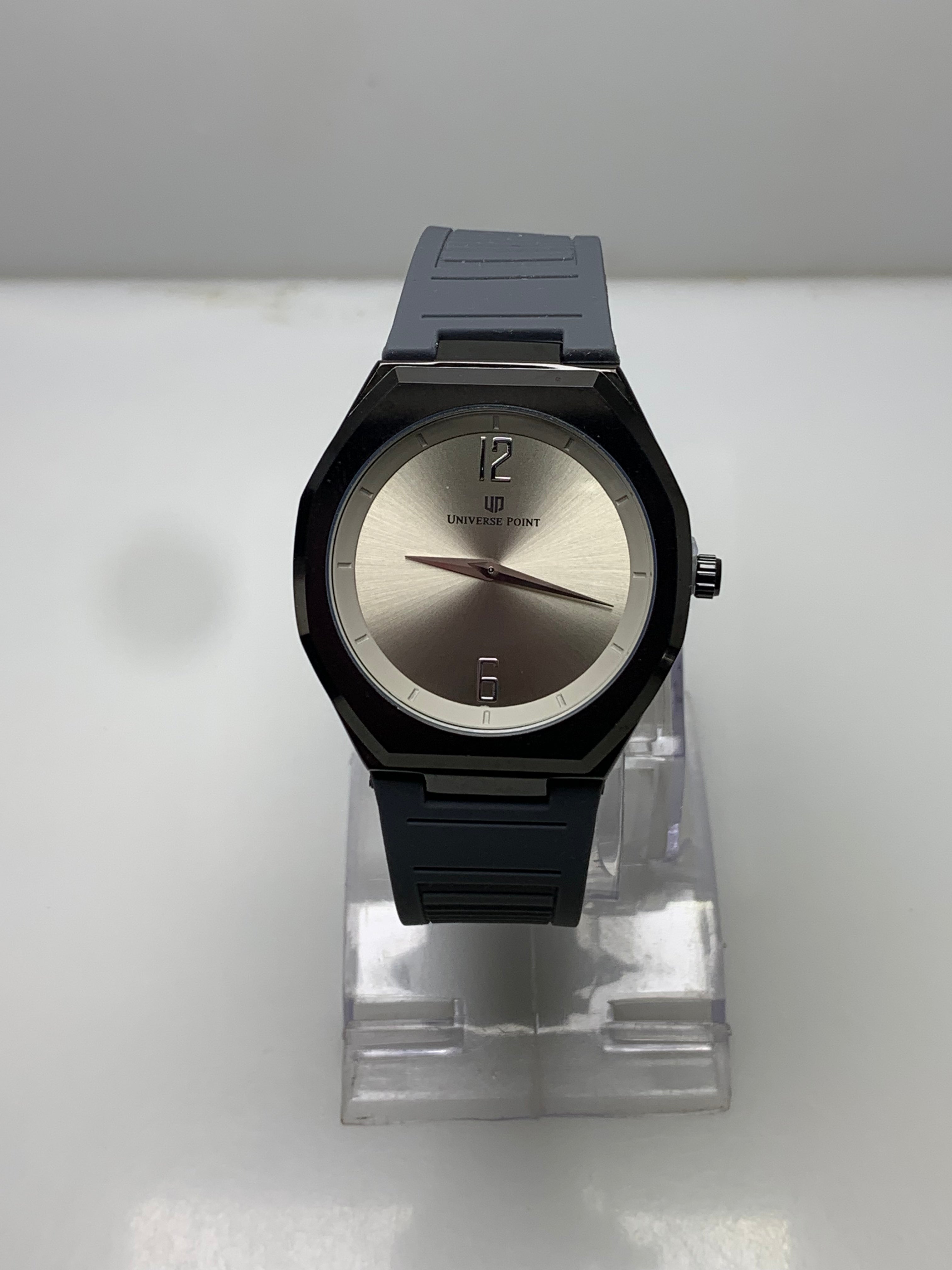 Universal Point – Grey White