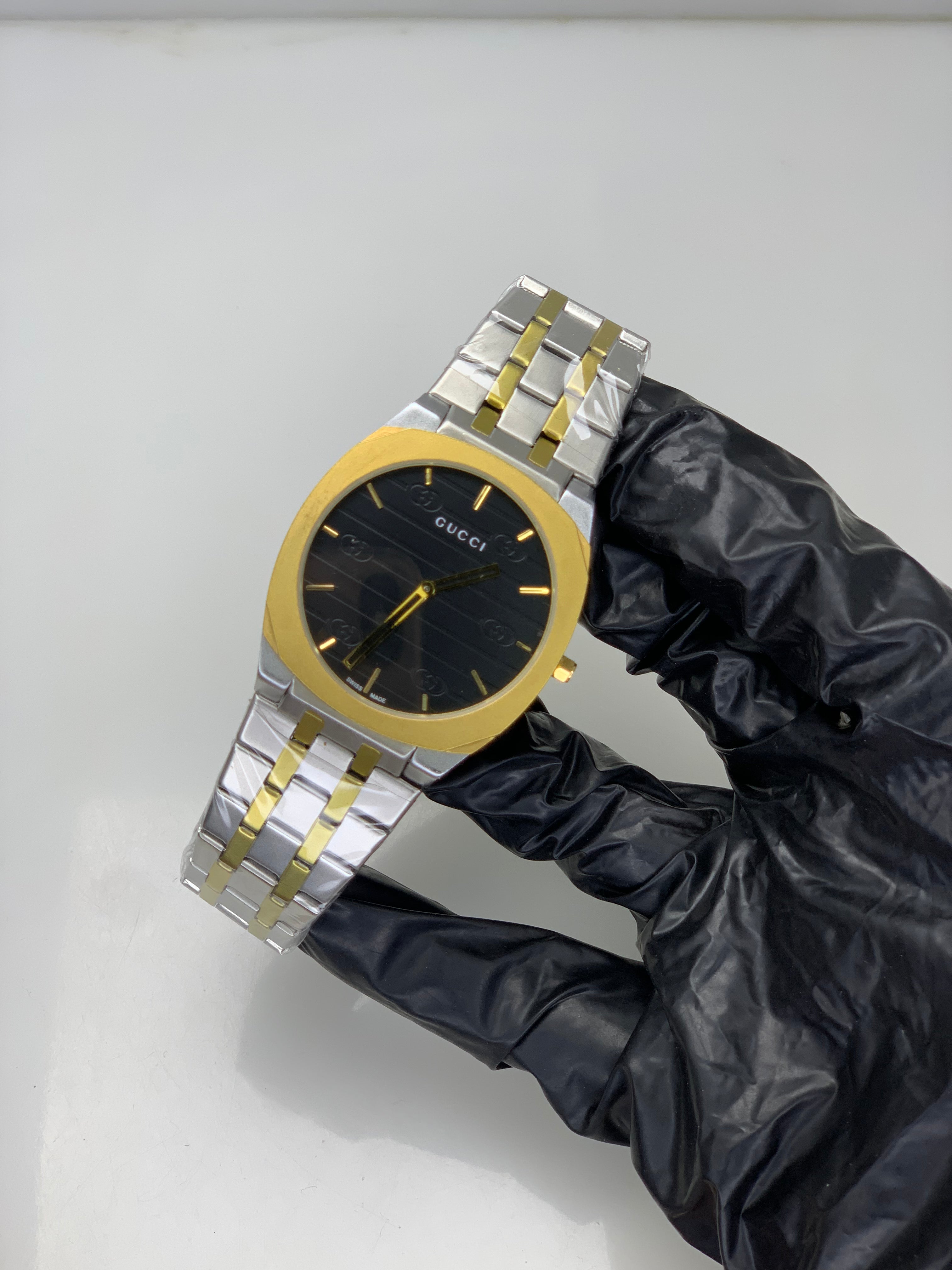 GUCCI Golden & Black Men’s Watch | Luxury Edition