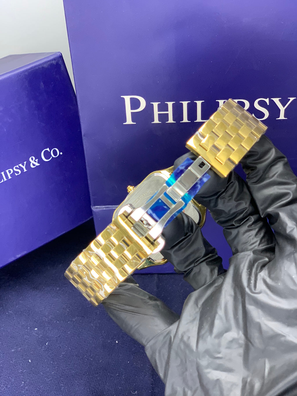 Phillips & Co - Golden